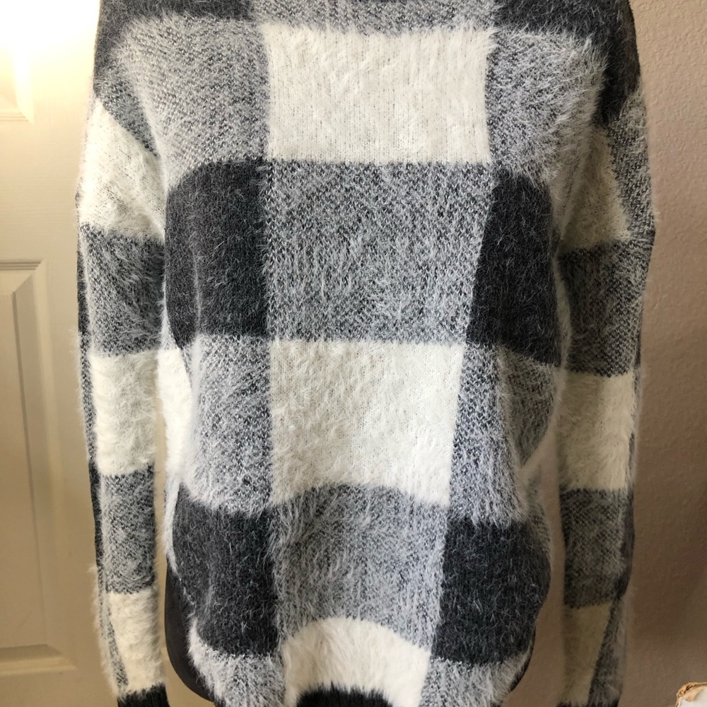 Express Buffalo Check Soft Sweater Small